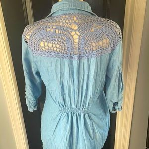 Lacey detail blouse 💙